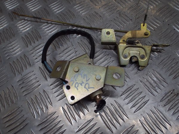 RIGHT - Clamshell Manual Roof Cover Catch Lock with Solenoid - Alfa Romeo 916 Spider 1995-2005 - Image 2