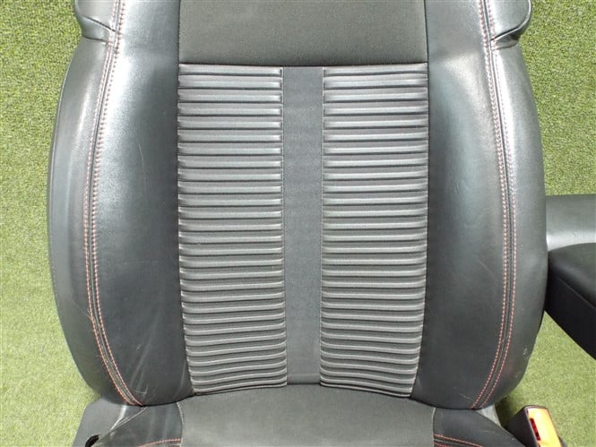 Black Alcantara Fabric and Leather Seats - Alfa Romeo Giulietta 2010-2020 - Image 25