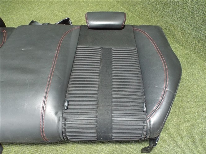 Black Alcantara Fabric and Leather Seats - Alfa Romeo Giulietta 2010-2020 - Image 3