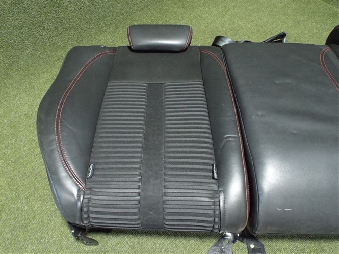 Black Alcantara Fabric and Leather Seats - Alfa Romeo Giulietta 2010-2020 - Image 4