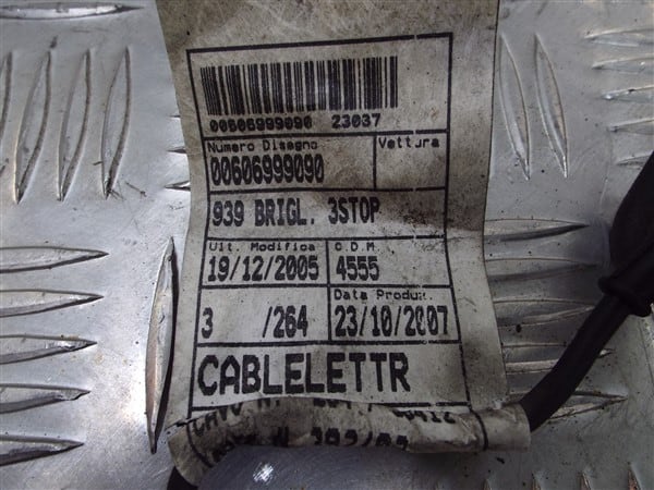 Rear Centre Boot Trunk Brake Light- Sportwagon SW - Alfa Romeo 939 159 2005-2012 - Image 4