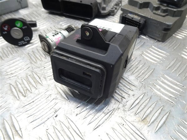 2.0 JTDm 170hp Engine ECU and Key Set 0281017782 - Alfa Romeo 159 2005-2012 - Image 2