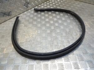 Rear Roof Clamshell Seal – Alfa Romeo 939 Spider 2005-2012