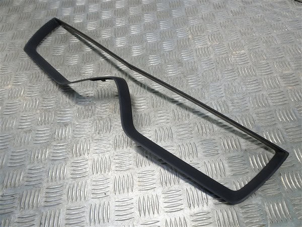 Modanatura centrale paraurti anteriore (danneggiata) - Alfa Romeo 939 Brera Spider 2005-2012