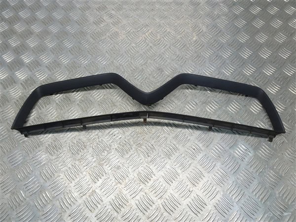 Modanatura centrale paraurti anteriore (danneggiata) - Alfa Romeo 939 Brera Spider 2005-2012 - immagine 3