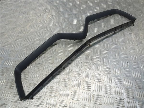 Modanatura centrale paraurti anteriore (danneggiata) - Alfa Romeo 939 Brera Spider 2005-2012 - immagine 5