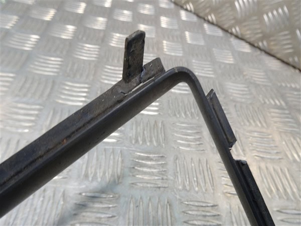 Modanatura centrale paraurti anteriore (danneggiata) - Alfa Romeo 939 Brera Spider 2005-2012 - immagine 10